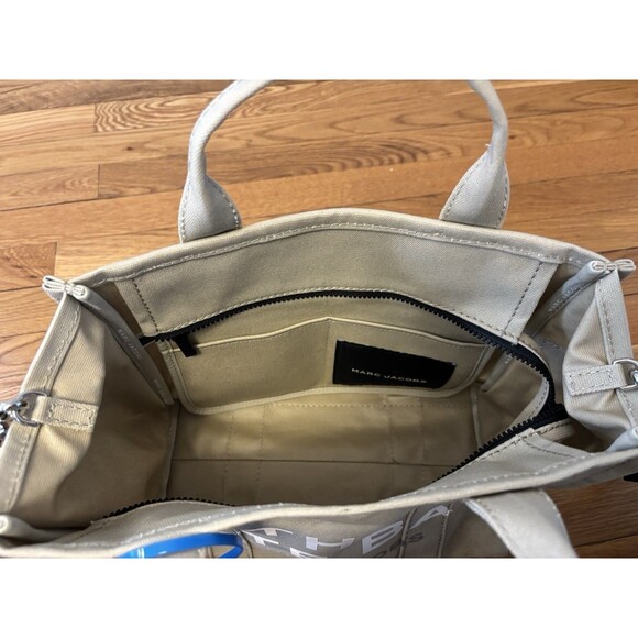 Marc Jacobs The Canvas Medium Tote Bag Beige White Logo Crossbody Strap - Picture 9 of 12